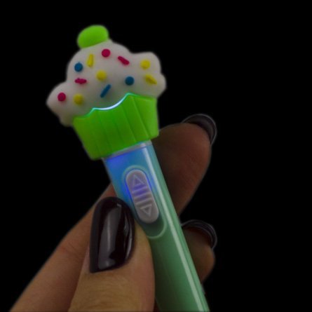 Ручка гелевая Alingar "Кекс", с подсветкой, 0,5 мм, синяя, игольчатый наконечник, цветной пластиковый корпус фото 4