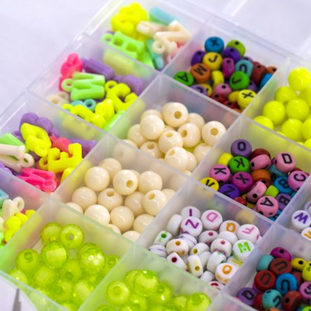 Набор для создания украшений-бусины Alingar, 200х190х18мм, "EFGH", 5 вид.бус.,подвес, 2х5.5м леска,ножницы, пинцет, пласт.пенал фото 4